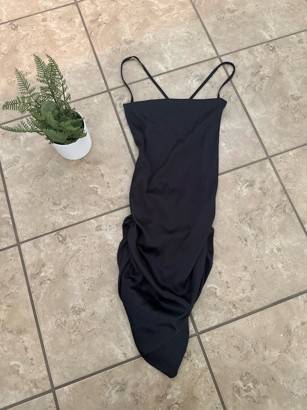 BLACK BACKLESS SATIN MINI DRESS